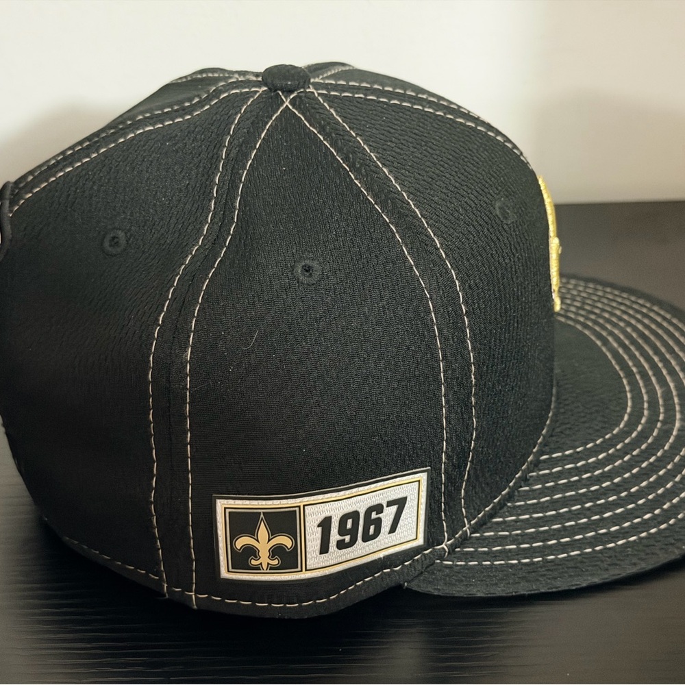 Black and Gold Fleur-de-lis Cap - Picture 8 of 9